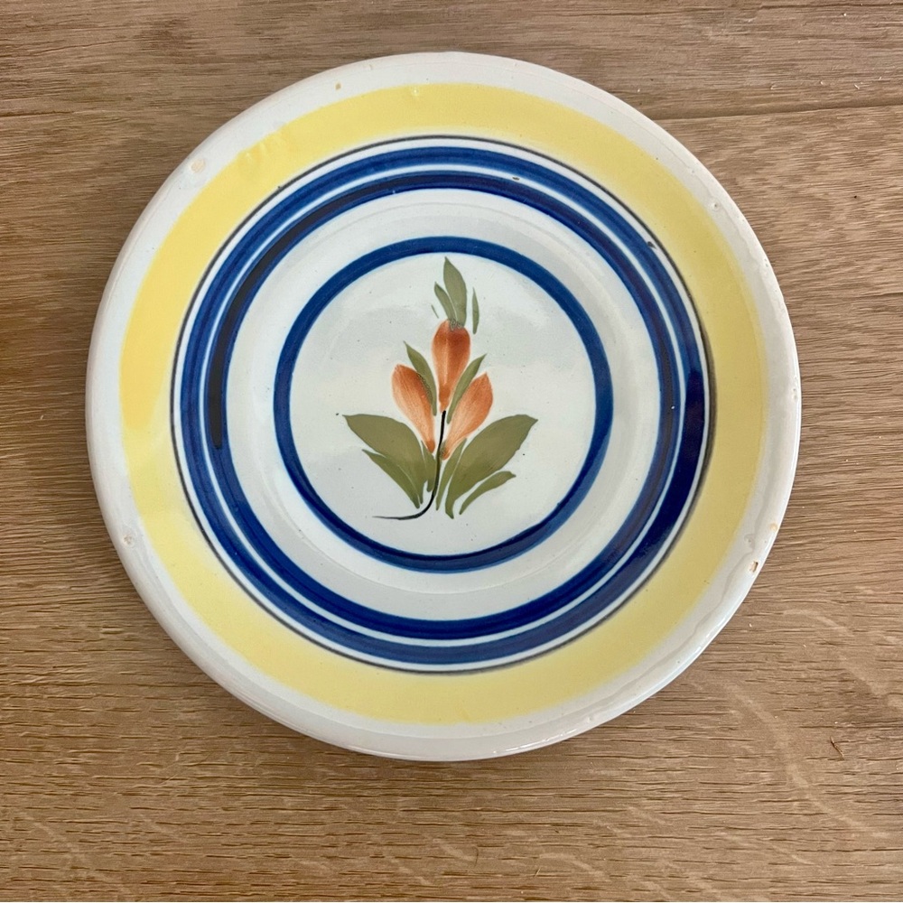HENRIOT QUIMPER FRANCE HAND PAINTED FLORAL DESSERT BREAD PLATE #80, 5 3/4”